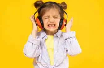 What Are the Differences Between ANC and Passive Noise Isolation?